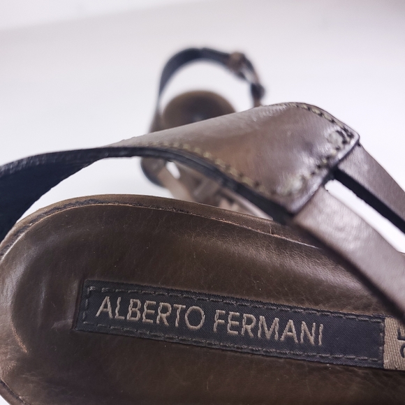 ALBERTO FERMANI Colo Milit T-Strap Heeled Sandals - Picture 7 of 9